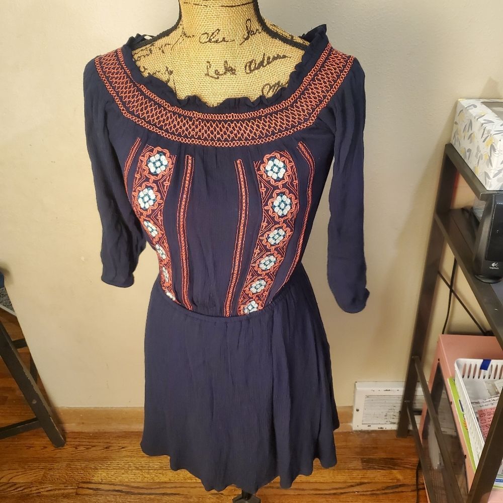 Entro Boho Embroidered Off Shoulder Peasant Dress Smocked Blue Floral Mini Small